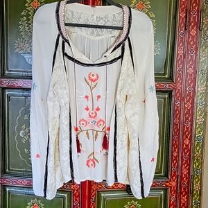 Free People Boho long sleeve embroidered shirt.
